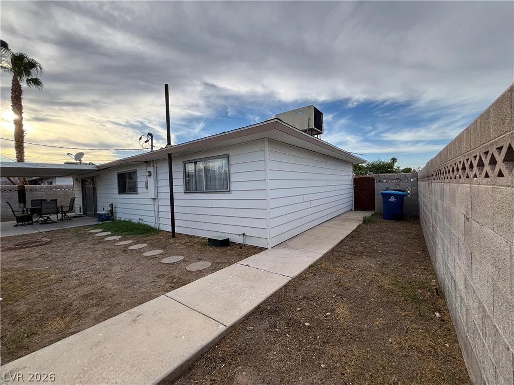 6325 ELTON, Las Vegas, NV 89107