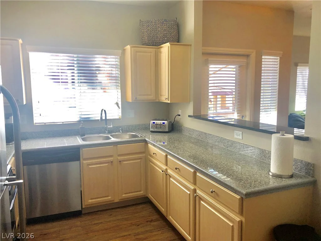 5250 RAINBOW, Las Vegas, NV 89118
