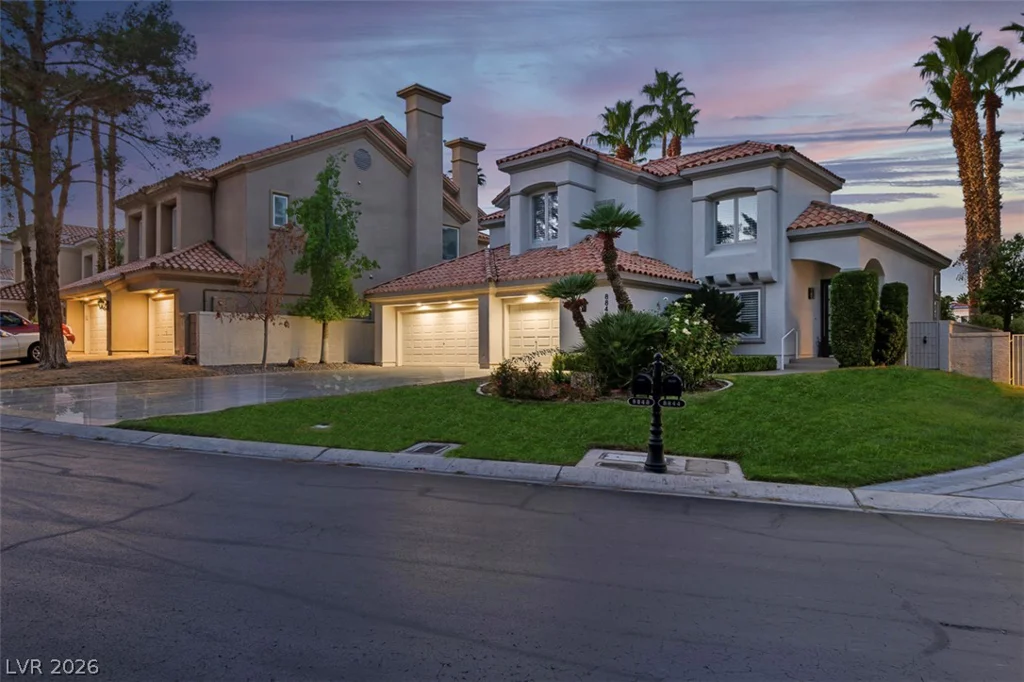 8848 Rainbow Ridge, Las Vegas, NV 89117