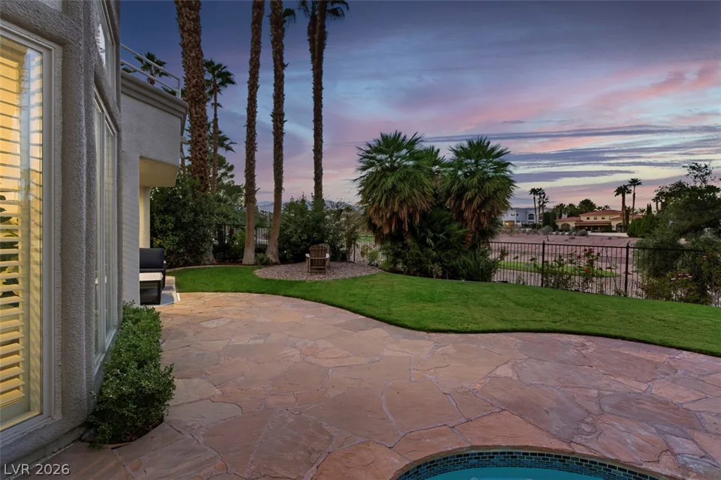 8848 Rainbow Ridge, Las Vegas, NV 89117