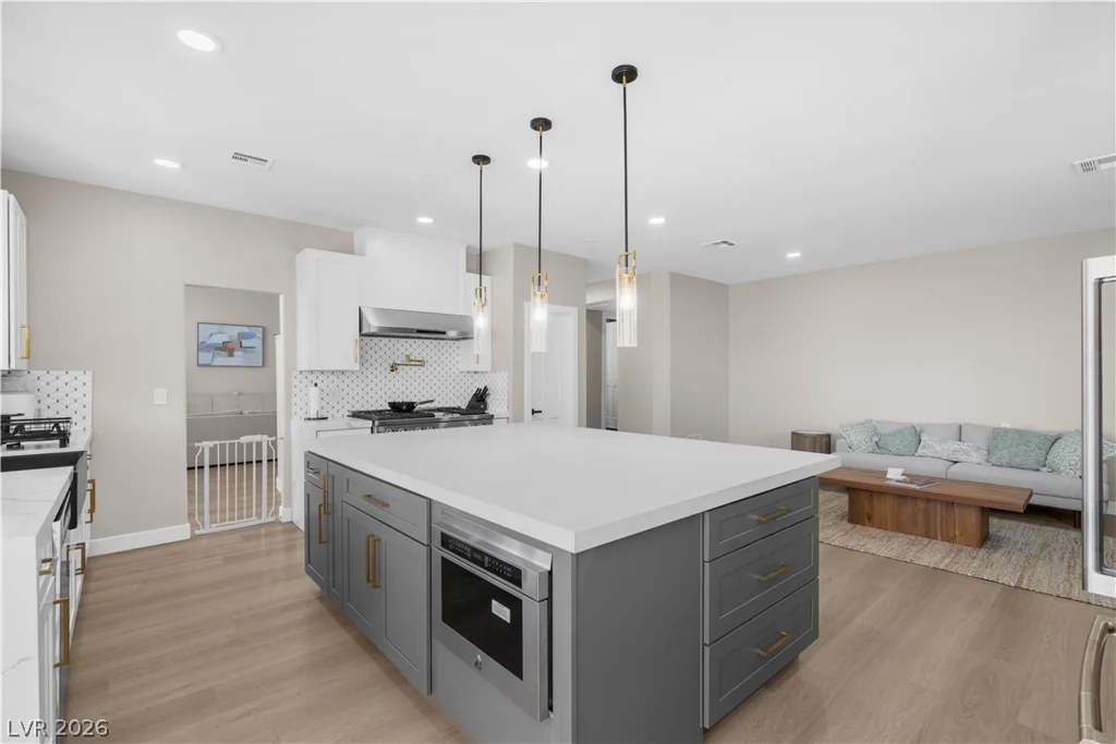 8848 Rainbow Ridge, Las Vegas, NV 89117