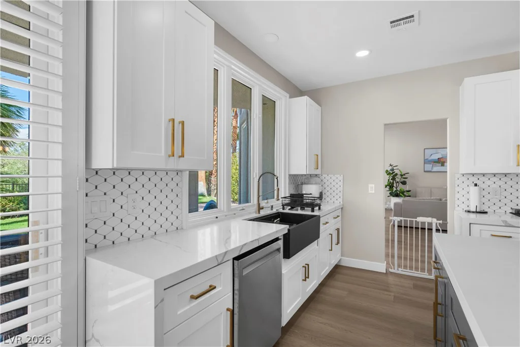 8848 Rainbow Ridge, Las Vegas, NV 89117
