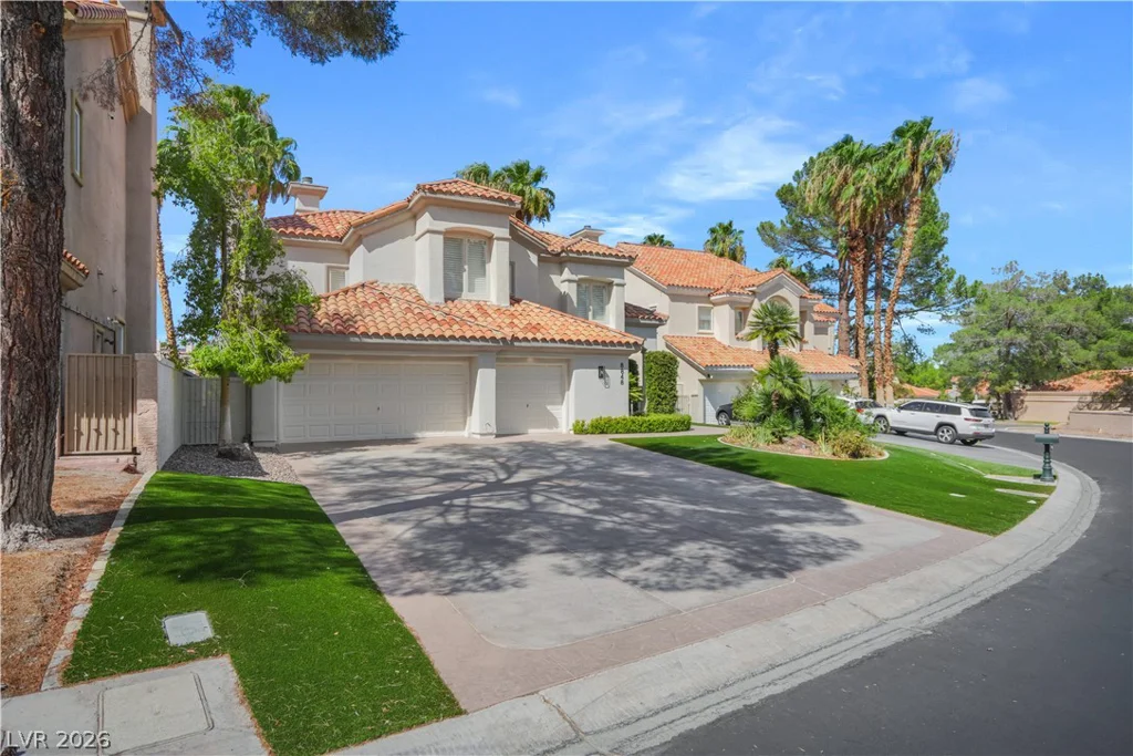 8848 Rainbow Ridge, Las Vegas, NV 89117