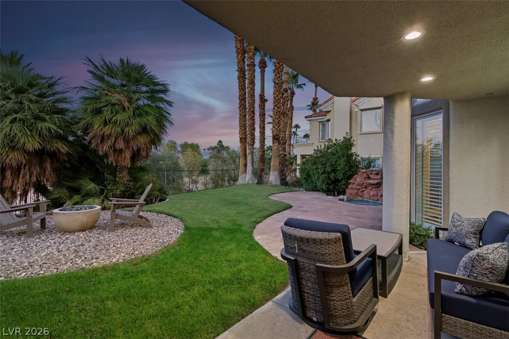 8848 Rainbow Ridge, Las Vegas, NV 89117
