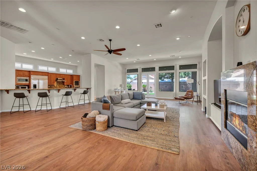4528 Velvet Crest, Las Vegas, NV 89139