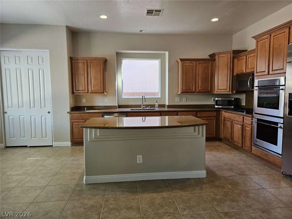 6887 Barred Dove, North Las Vegas, NV 89084