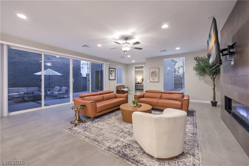 1327 8th, Las Vegas, NV 89104
