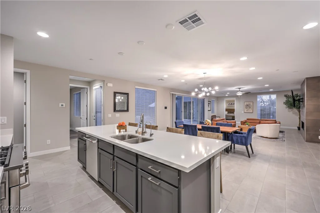 1327 8th, Las Vegas, NV 89104
