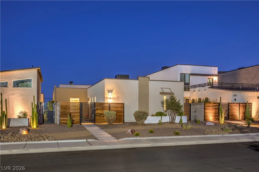 1327 8th, Las Vegas, NV 89104