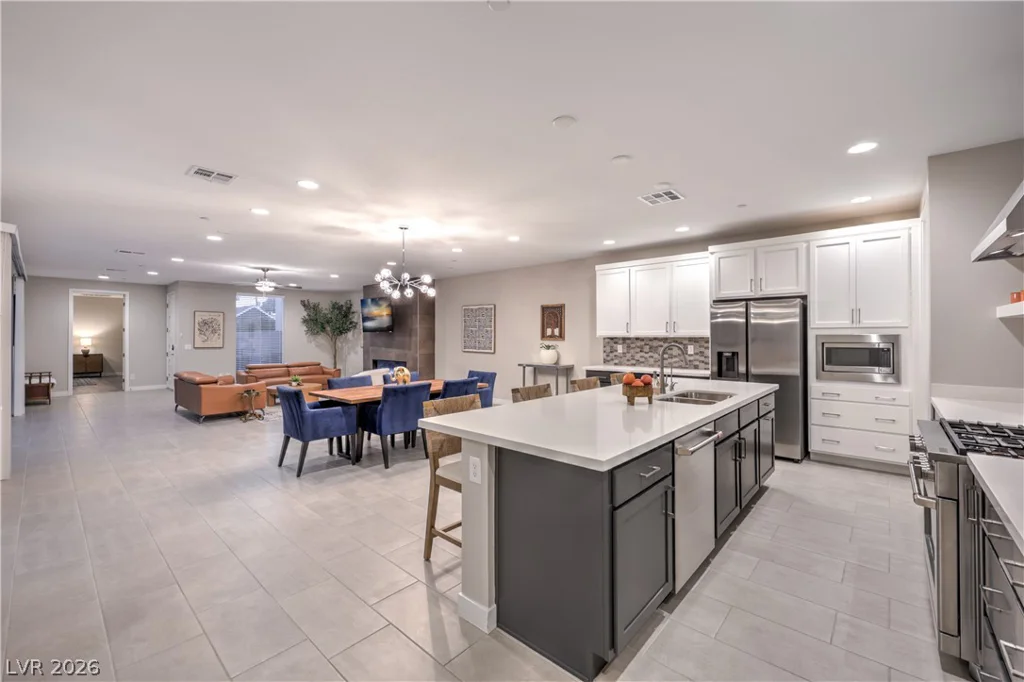 1327 8th, Las Vegas, NV 89104