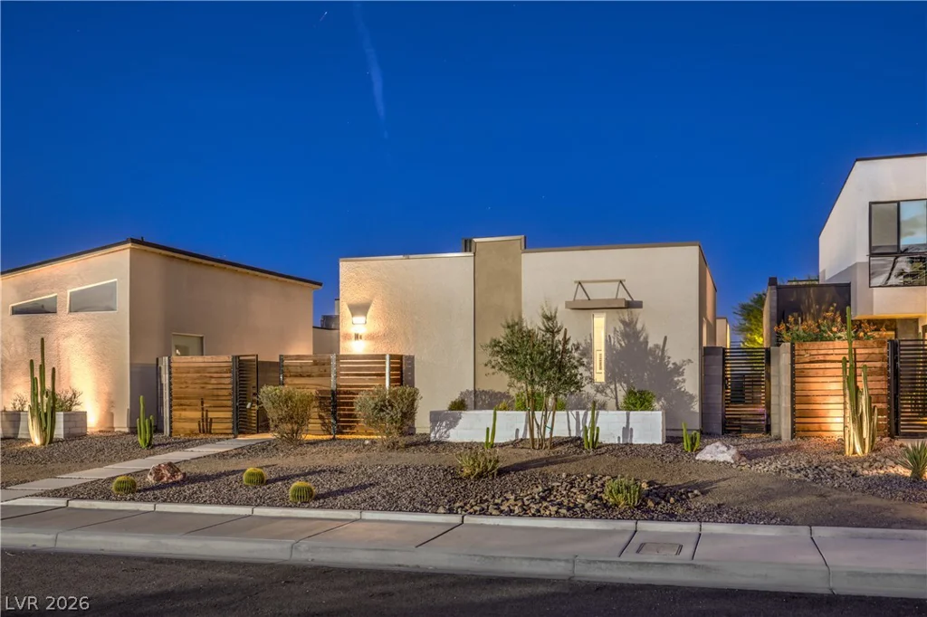 1327 8th, Las Vegas, NV 89104