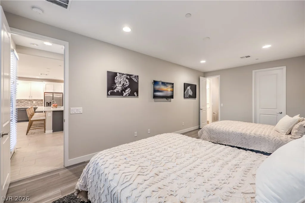 1327 8th, Las Vegas, NV 89104