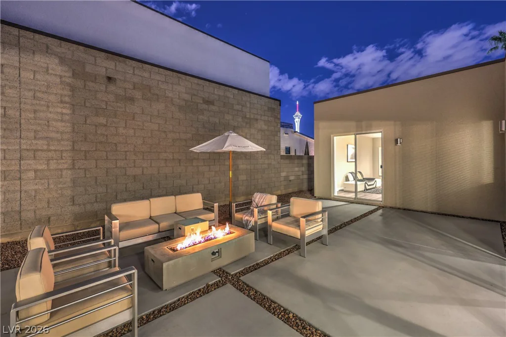 1327 8th, Las Vegas, NV 89104