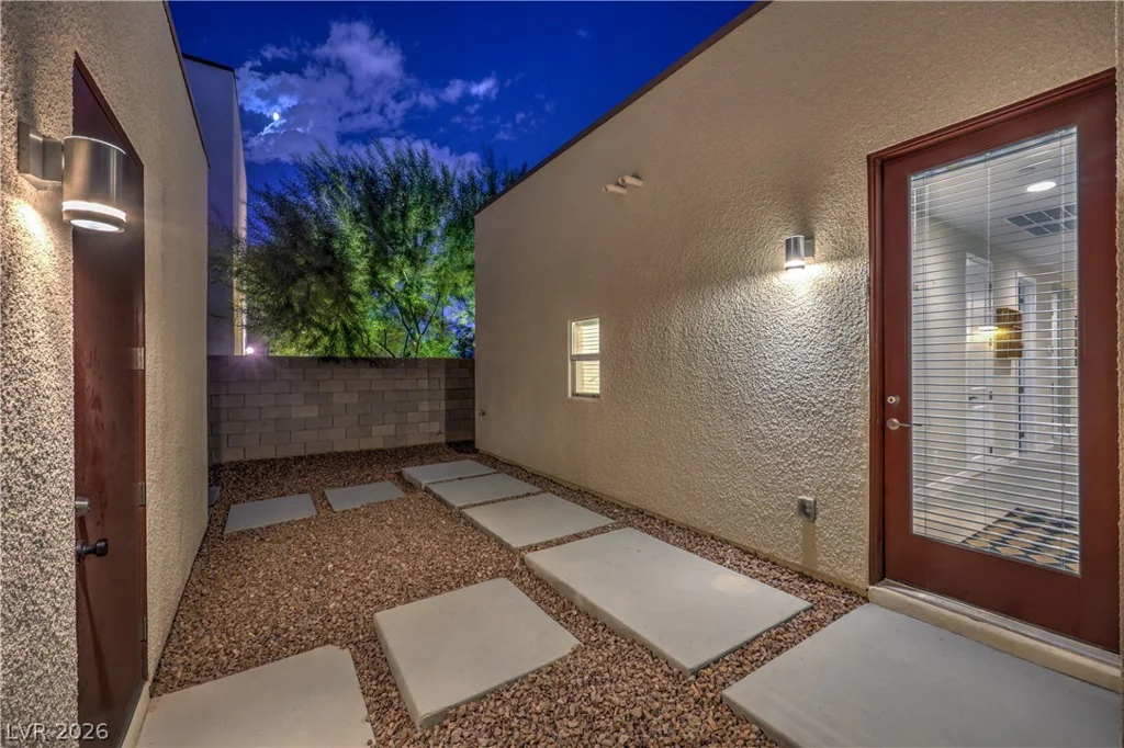 1327 8th, Las Vegas, NV 89104