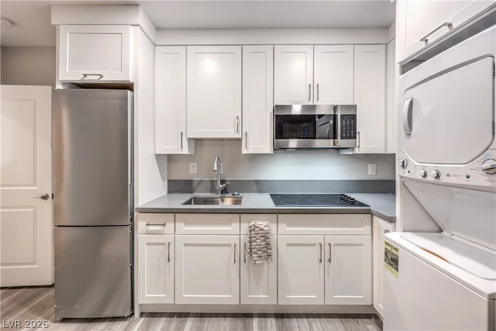 1327 8th, Las Vegas, NV 89104
