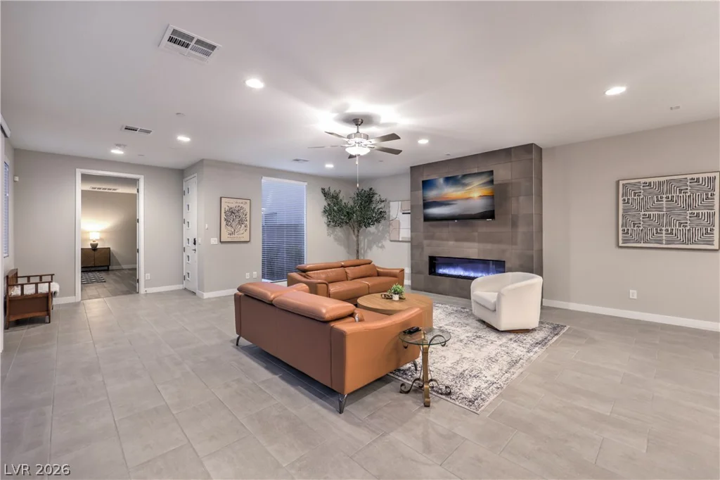 1327 8th, Las Vegas, NV 89104