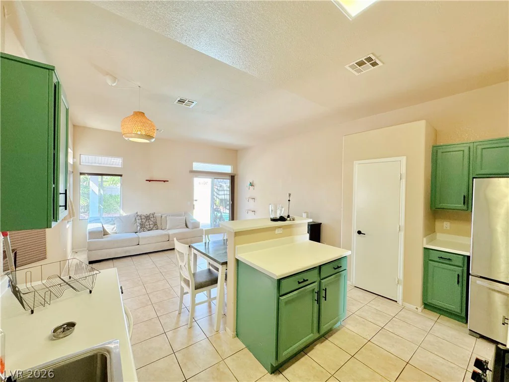 2112 Panther, North Las Vegas, NV 89031