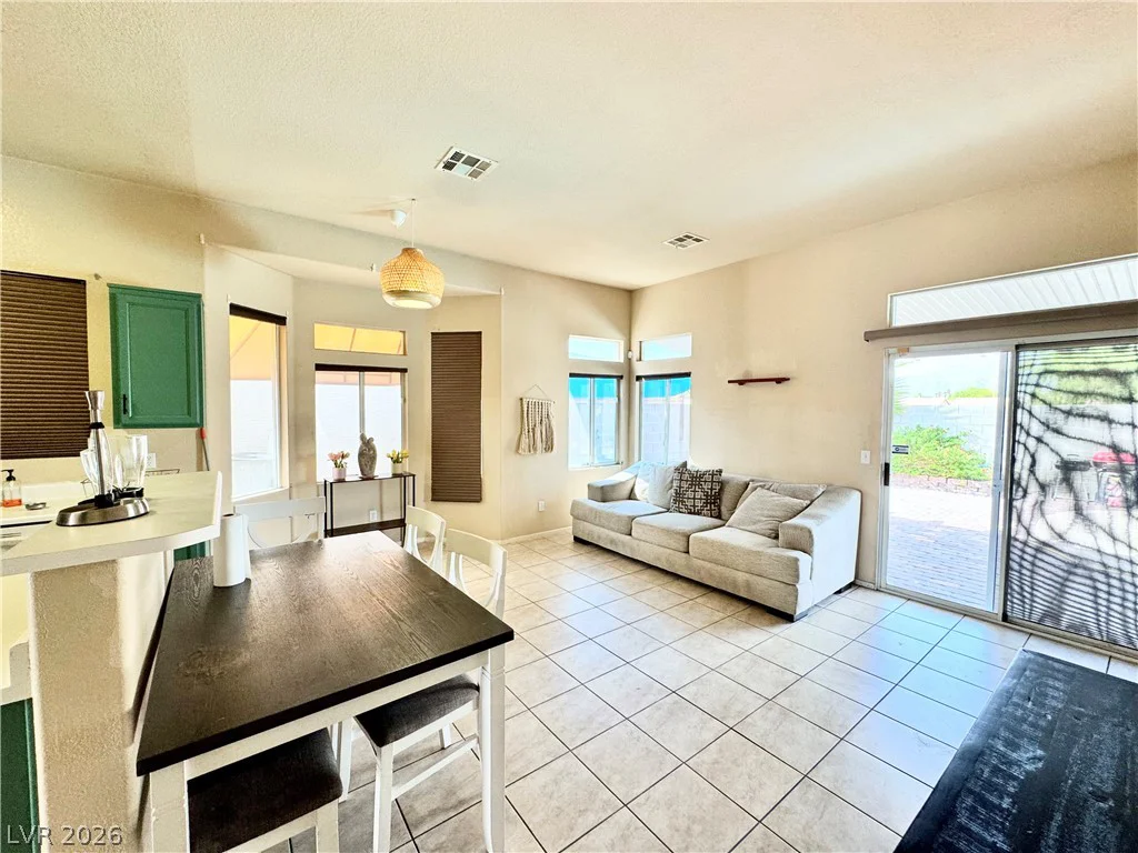 2112 Panther, North Las Vegas, NV 89031