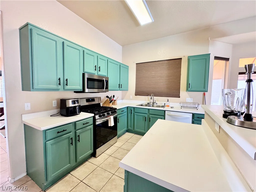 2112 Panther, North Las Vegas, NV 89031