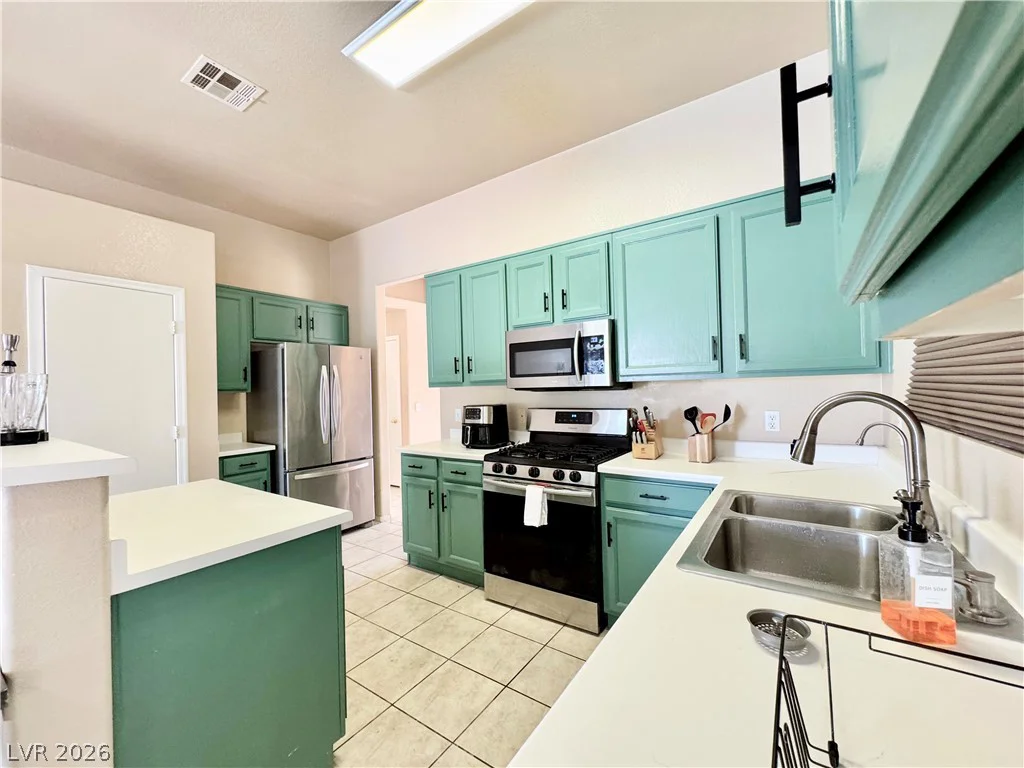 2112 Panther, North Las Vegas, NV 89031
