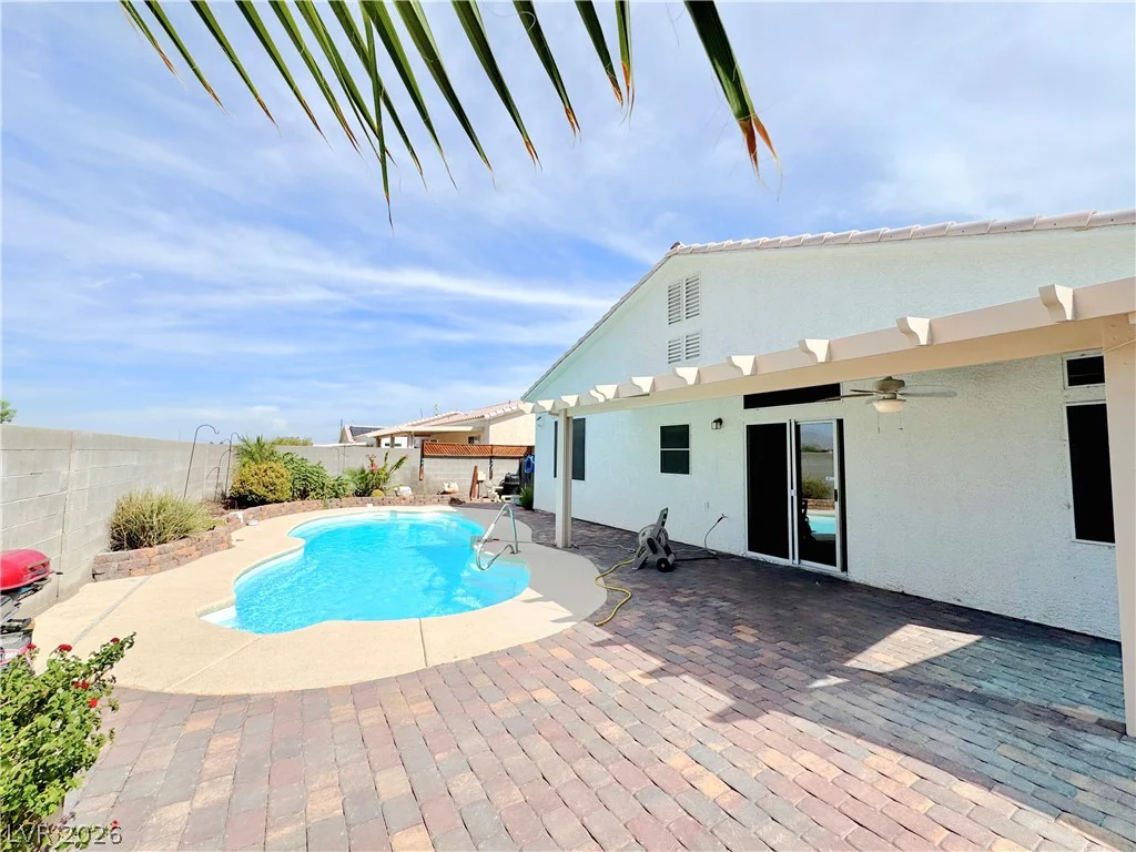 2112 Panther, North Las Vegas, NV 89031