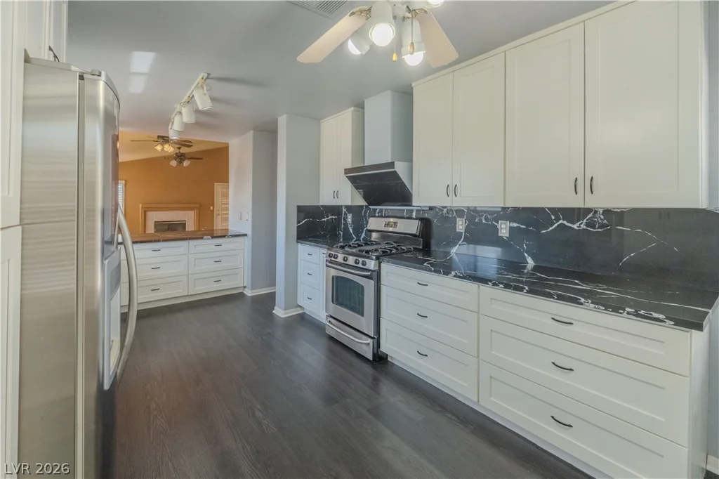 3103 Dante, North Las Vegas, NV 89031