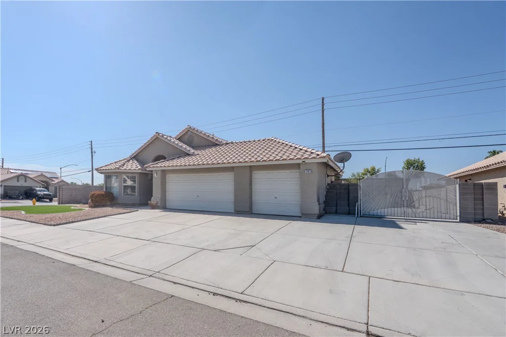 3103 Dante, North Las Vegas, NV 89031