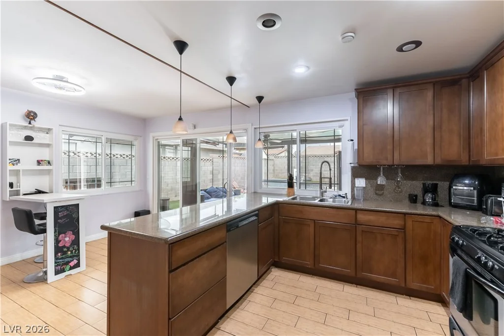 7112 Fenway, Las Vegas, NV 89147