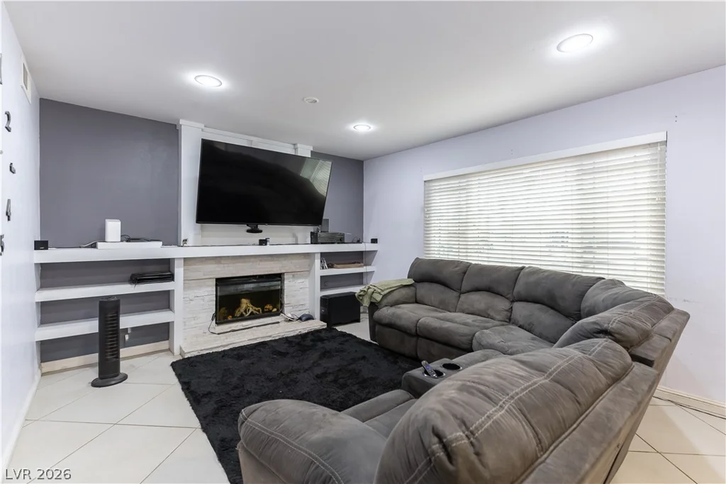 7112 Fenway, Las Vegas, NV 89147
