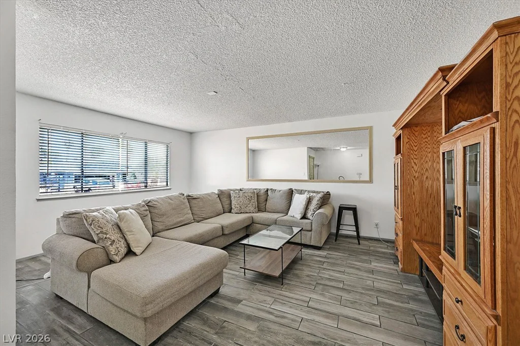 4301 El Esteban, Las Vegas, NV 89121