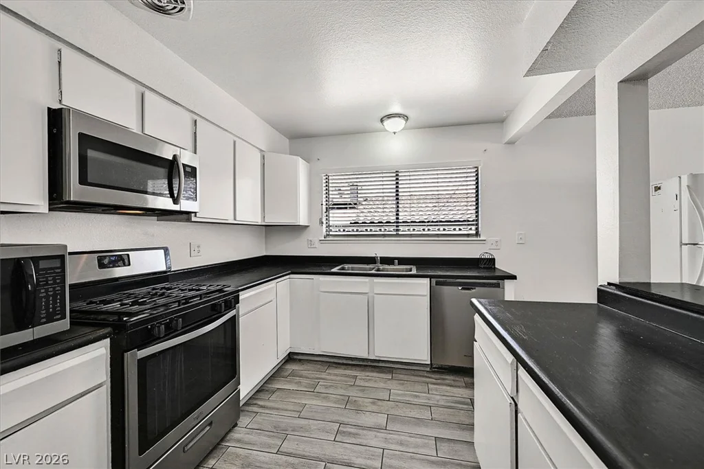 4301 El Esteban, Las Vegas, NV 89121