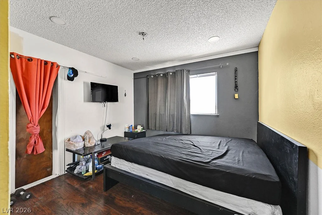 4301 El Esteban, Las Vegas, NV 89121
