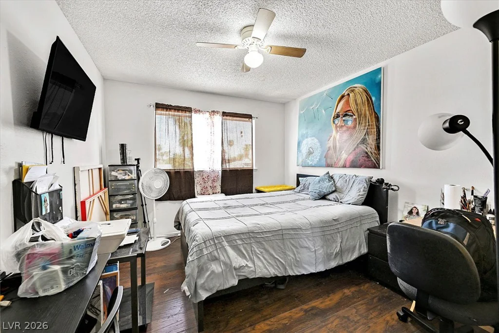 4301 El Esteban, Las Vegas, NV 89121