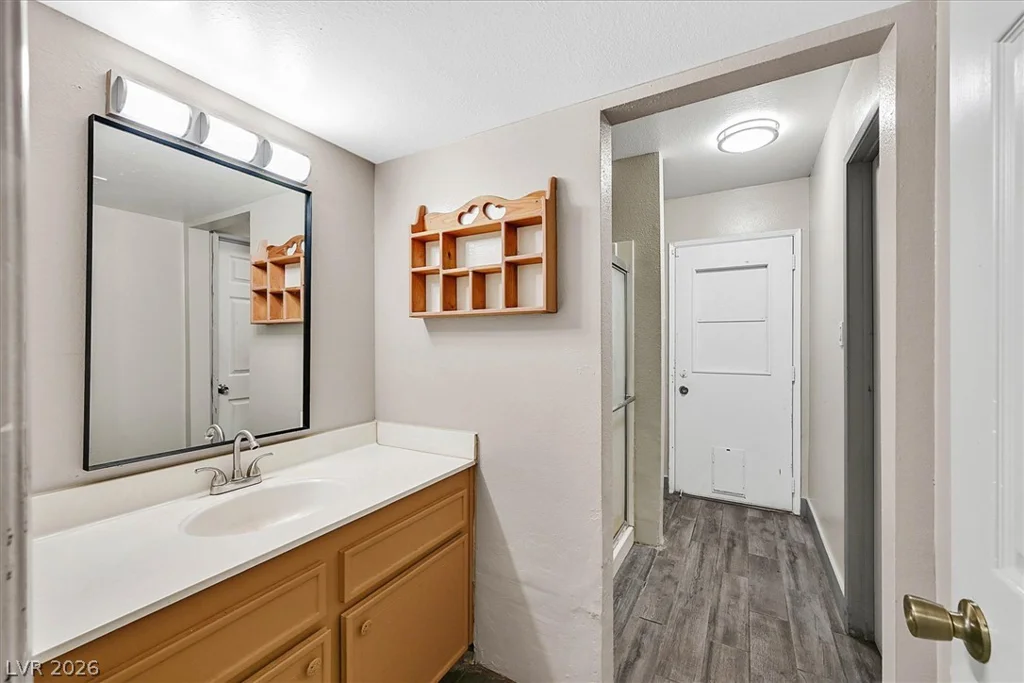 4301 El Esteban, Las Vegas, NV 89121