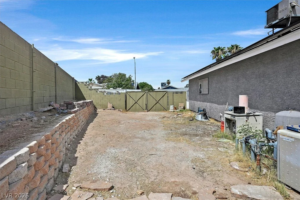 4301 El Esteban, Las Vegas, NV 89121