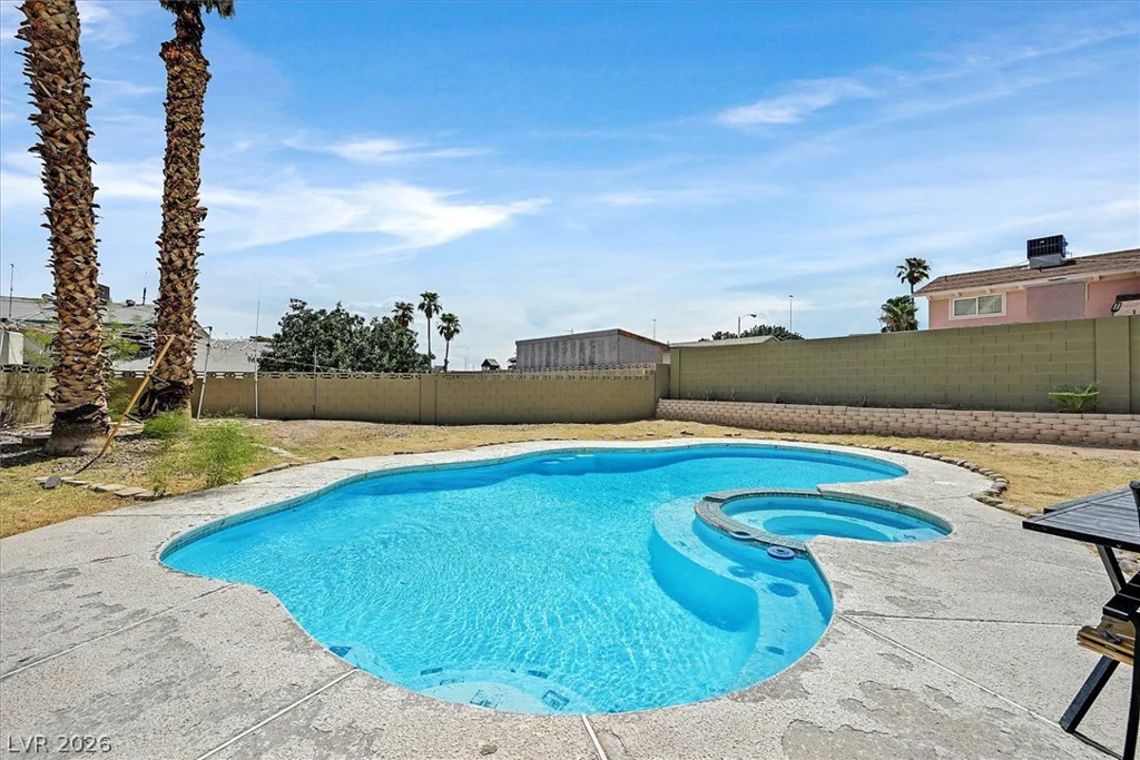 4301 El Esteban, Las Vegas, NV 89121