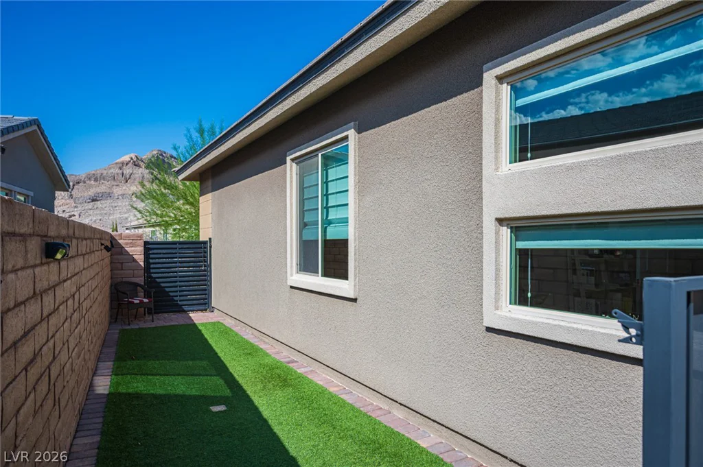 11113 Black Fire Opal, Las Vegas, NV 89138