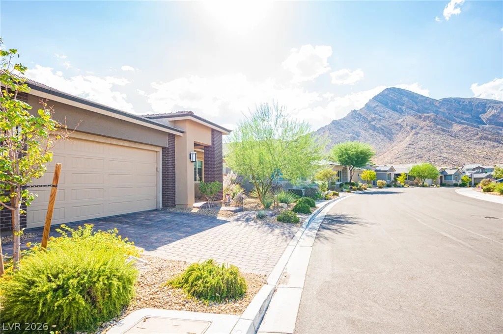 11113 Black Fire Opal, Las Vegas, NV 89138