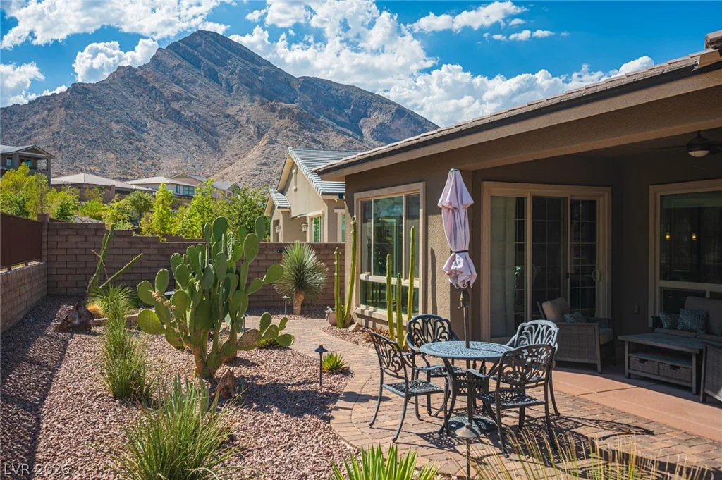 11113 Black Fire Opal, Las Vegas, NV 89138