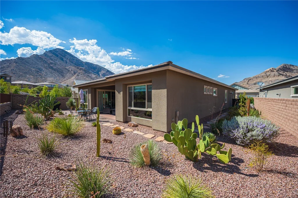 11113 Black Fire Opal, Las Vegas, NV 89138