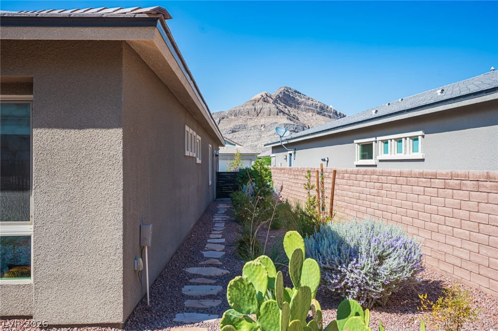 11113 Black Fire Opal, Las Vegas, NV 89138