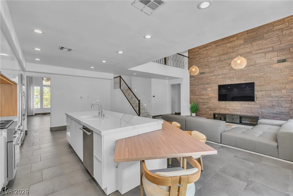 7920 Castellon, Las Vegas, NV 89128