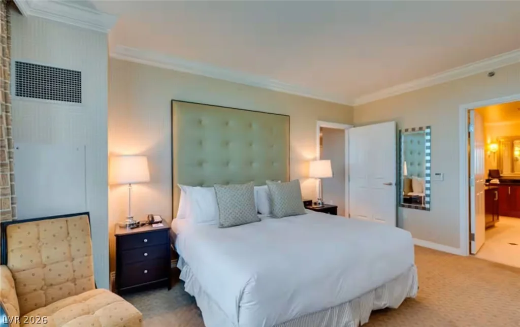 135 Harmon, Las Vegas, NV 89109