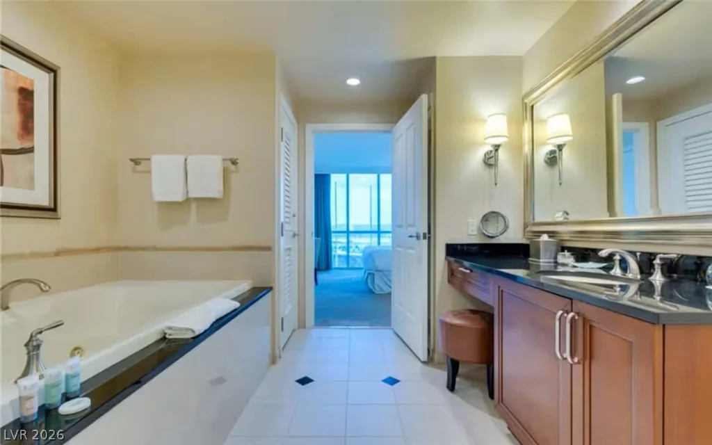 135 Harmon, Las Vegas, NV 89109