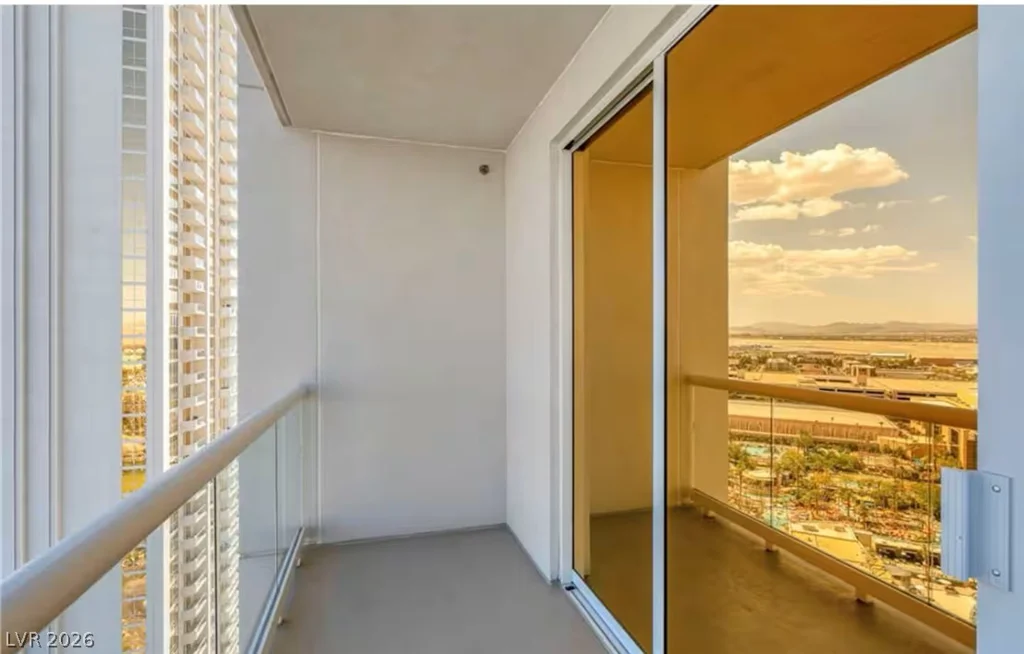 135 Harmon, Las Vegas, NV 89109