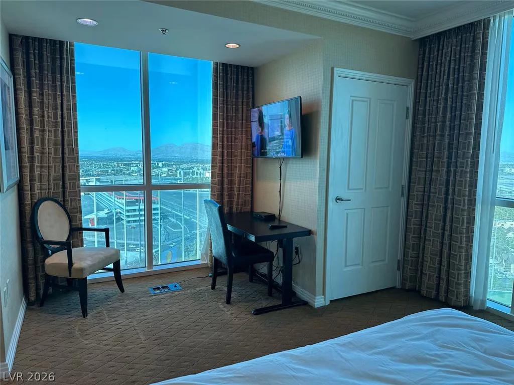 135 Harmon, Las Vegas, NV 89109