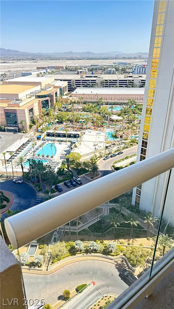 135 Harmon, Las Vegas, NV 89109