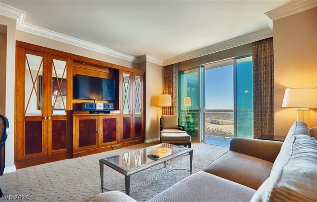 135 Harmon, Las Vegas, NV 89109