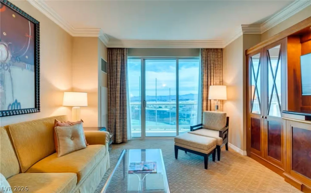 135 Harmon, Las Vegas, NV 89109