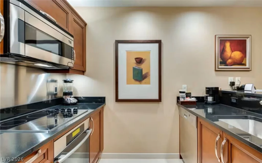 135 Harmon, Las Vegas, NV 89109